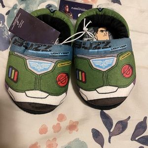 New Buzz Light Year Boys Size 7/8 Slippers